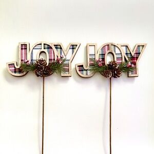 Farmhouse Holiday Signs/Picks Decor (Set of 2)